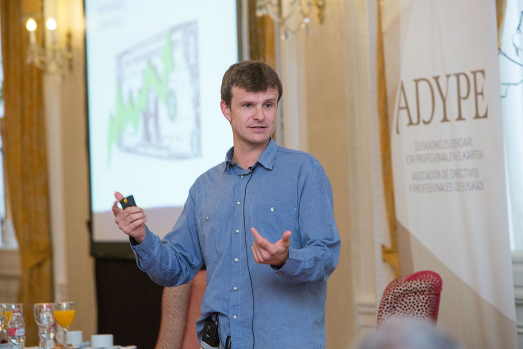 Jon Uriarte, cofundador de Ticketbis, durante su reciente intervención en los Desayunos de ADYPE