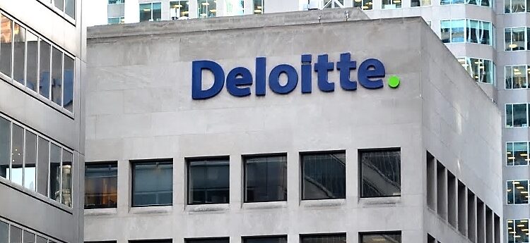 Deloitte incorpora a 721 nuevos profesionales en septiembre